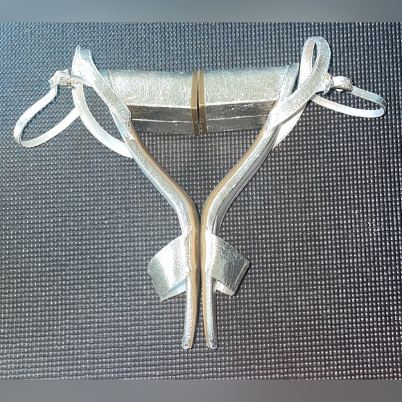 Guess Metallic Silver Heels - Picture 6 of 11